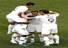 فرنسا تكسر عقدة أوروجواي في طريقها للمربع الذهبي