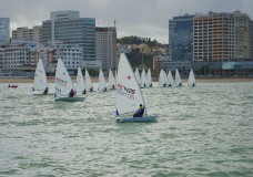 طنجة: سباق النادي الملكي للزوارق الشراعية .