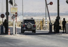 شركات تعرض خدمة نقل الإسرائليين عبر الأردن بسبب مخاطر الحرب!