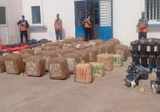 إحباط محاولة تهريب ما يقارب طنين من مخدر الشيرا!