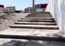 نداء عاجل إلى السلطات الأمنية بالحسيمة: متى سيتحرك رئيس الدائرة الأولى لإنقاذ ممر الحي الجديد ؟