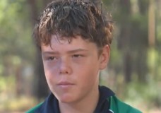 بطولة في أعماق المحيط: طفل يسبح 4 كلم لإنقاذ عائلته من الغرق