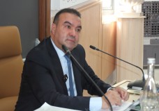 الأستاد عثمان الوكيلي يناقش أطروحة الدكتوراه حول 